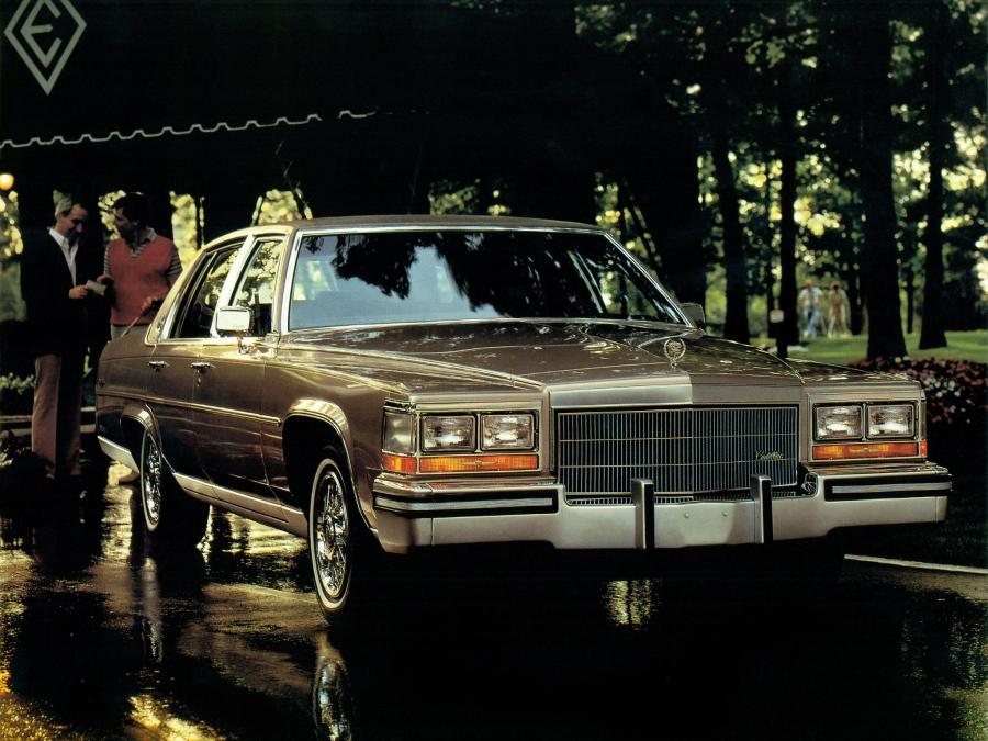  Cadillac Fleetwood Brougham 1980 года  (фото 9 из 18)